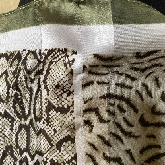 Green Leopard Print Scarf - Picture 3 of 3